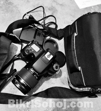 DSLR CANON 760D + 75-300mm Zoom Lens
